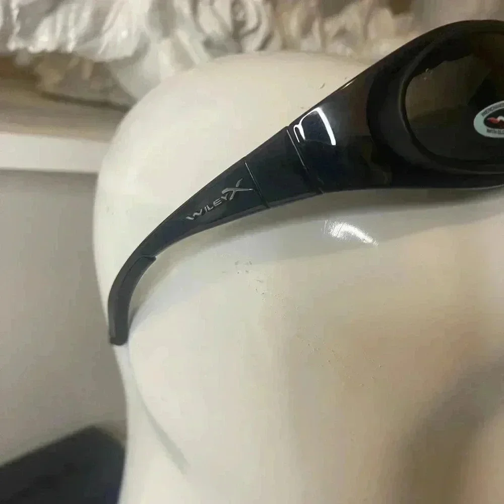 WILEY X  sunglass made in Italy, for bicker, motorcyclist anyone, with dry eyes